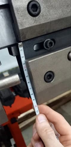 Держатель пуансона гибочного станка (высота 100мм) с клином