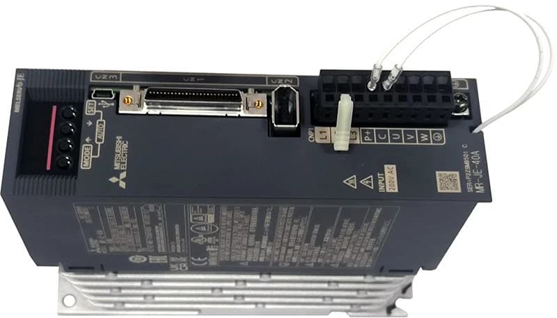 Привод Mitsubishi 400W (MR-JE-40A)