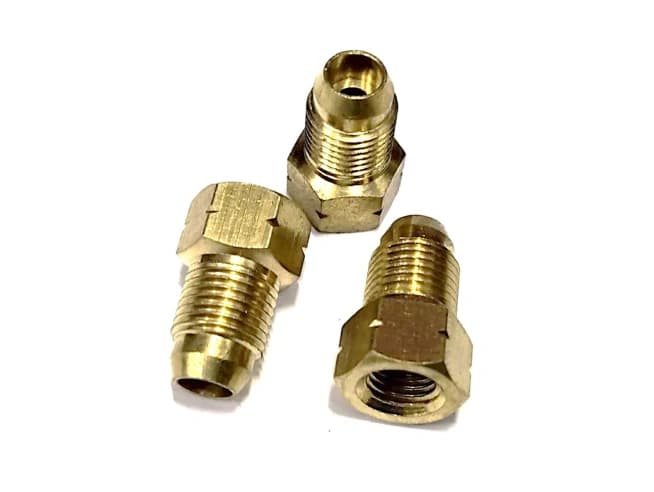 Соединительный штуцер системы смазки  25600