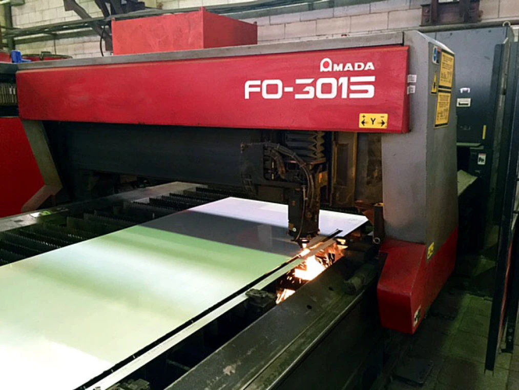 Amada FO-3015 (2001 | бу) - Установка лазерной резки с ЧПУ