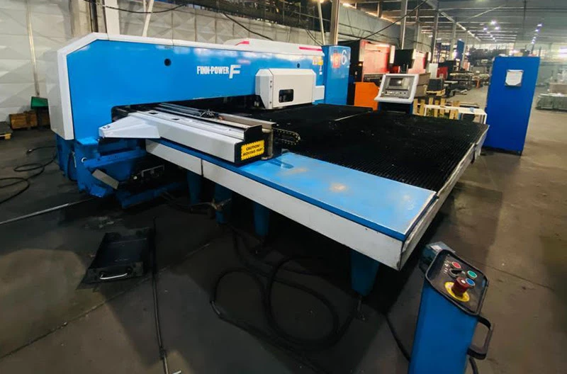 Finn-Power F6-25 (2001 | бу) - Гидравлический координатно-револьверный вырубной пресс c ЧПУ