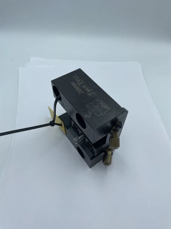 БУ Держатель токарных резцов 20х20 мм для торцевого точения типа BOT для револьвера VB24