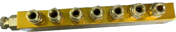 Распределитель смазки с регуляторами на 7 выходов