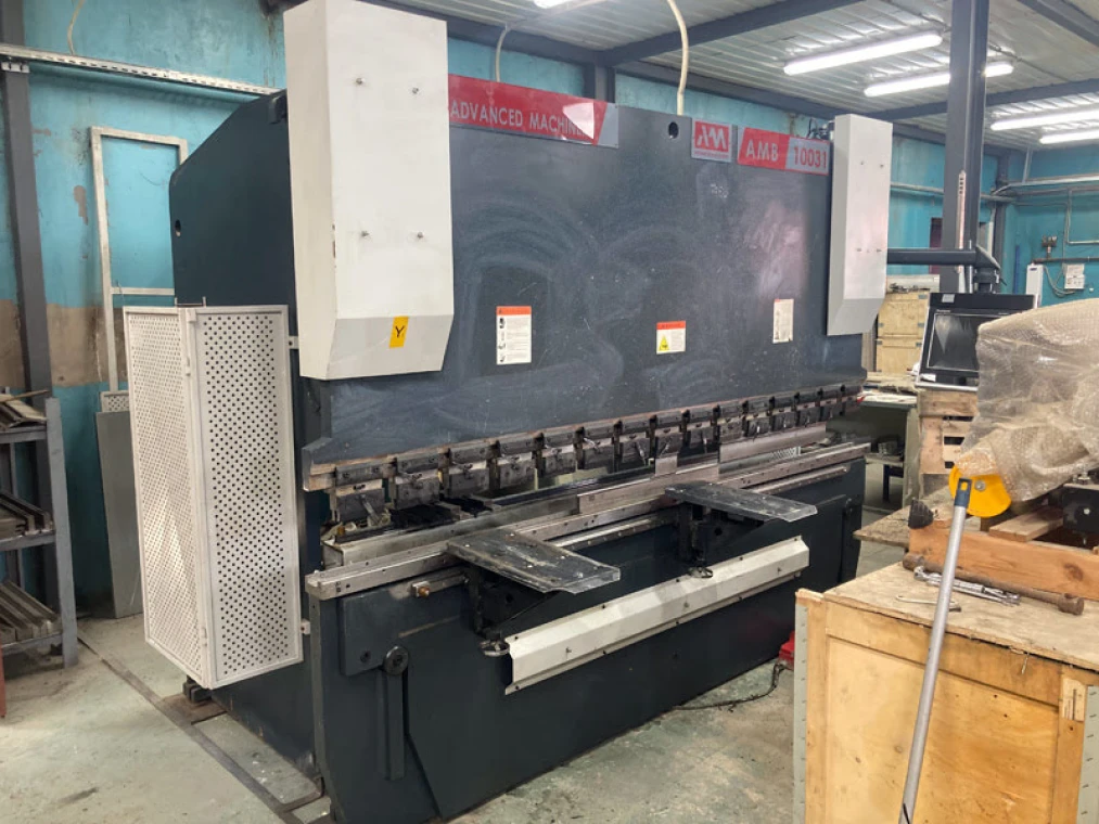 AMB-10031 (2012 | бу) - Гидравлический листогибочный пресс с ЧПУ