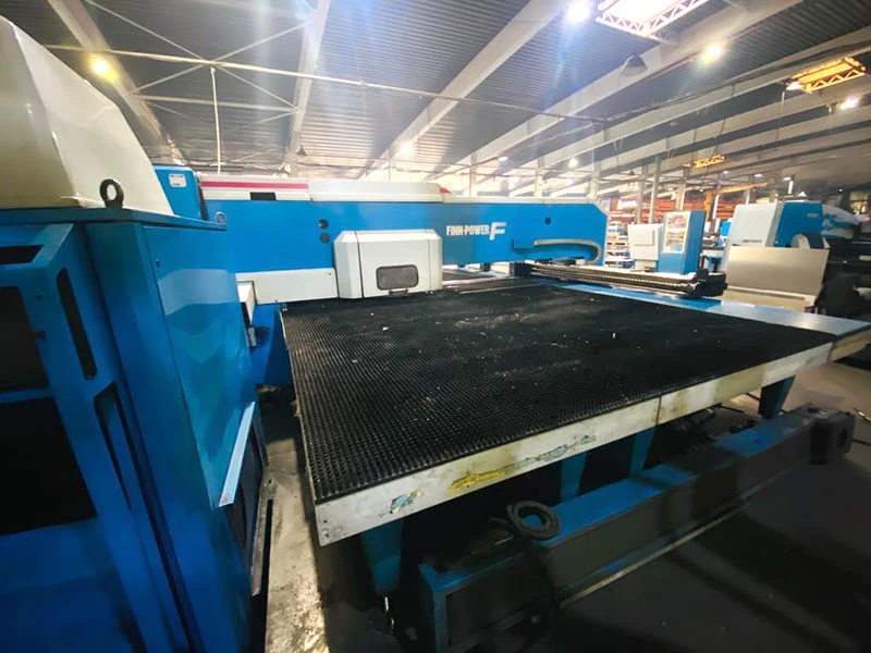 Finn-Power F6-25 (2001 | бу) - Гидравлический координатно-револьверный вырубной пресс c ЧПУ