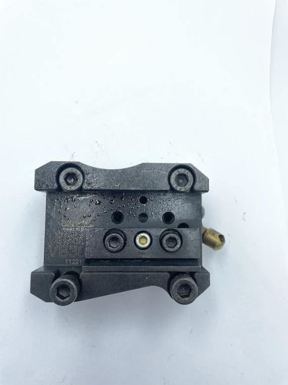 БУ Держатель токарных резцов 20х20 мм типа BOT для револьвера VB24