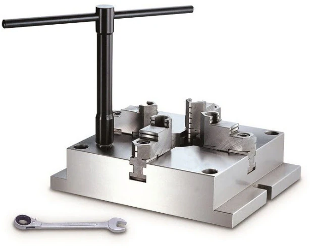 Ручной 4-х кулачковый патрон с базовой плитой, 250x250 мм, мастер кулачки